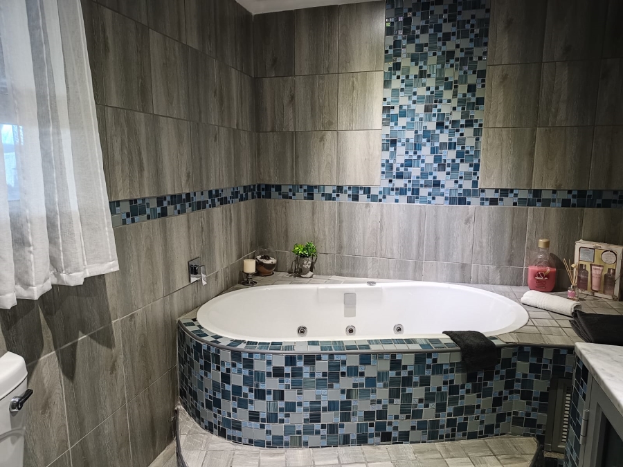 To Let 2 Bedroom Property for Rent in Heather Park Western Cape
